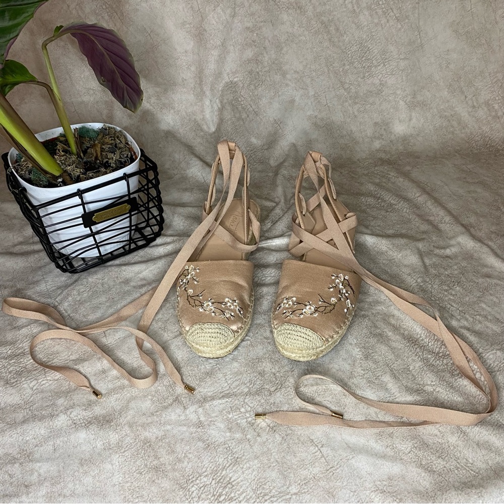 Nanette Lepore Dusty Pink Floral Embroidered Platform Lace Up Espadrille Size 8